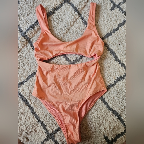 Zara cut out one piece bathing suit medium - Picture 2 of 6